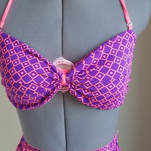 Bikini - Picture 5 of 7